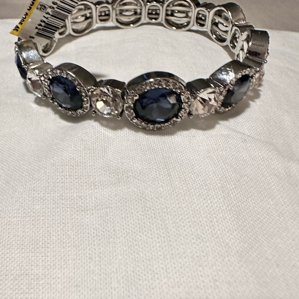 Sapphire and diamond bracelet.Perfect statement piece - Picture 3 of 4